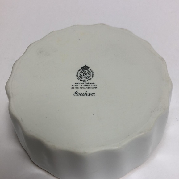 Vintage Royal Worcester Quiche Dish in Evesham Gold Pattern - Picture 4 of 6